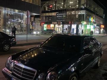 Авто Mercedes 200 1995 № 8284692