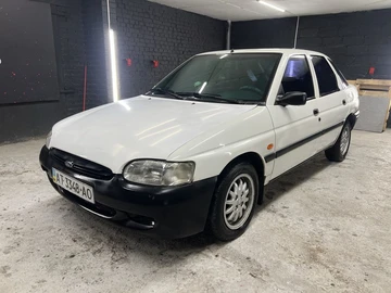 Авто Ford Escort 1995 № 8284920