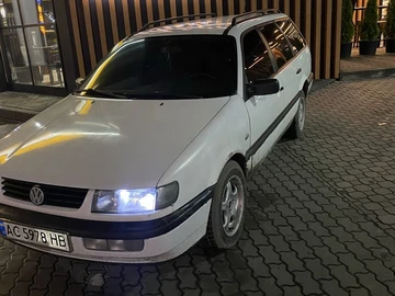 Авто Volkswagen Passat Variant 1994 № 8284986