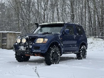 Авто Mitsubishi Pajero 2000 № 8284996