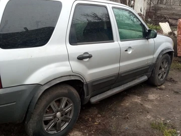 Авто Ford Escape 2004 № 8285114