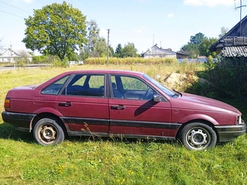Авто Volkswagen Passat Sedan 1991 № 8285140