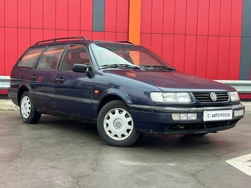 Авто Volkswagen Passat Variant 1994 № 8285571