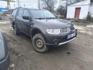 Авто Mitsubishi L 200 2012 № 8285610