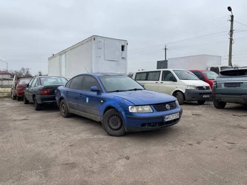 Авто Volkswagen Passat Sedan 1999 № 8285615