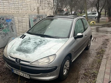 Авто Peugeot 206 2000 № 8285618