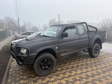 Авто Mitsubishi L 200 2000 № 8285805