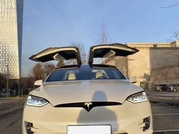 Авто Tesla Model X 2018 № 8286108