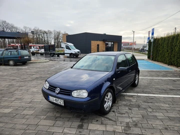 Авто Volkswagen Golf 2000 № 8286449