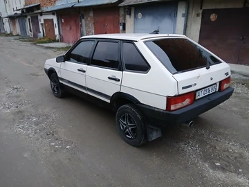 Авто ВАЗ 2109 1992 № 8286469