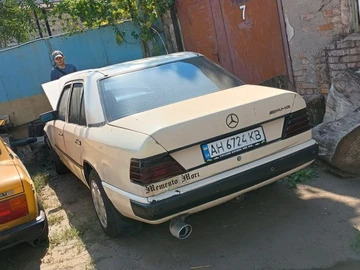 Авто Mercedes 260 1986 № 8286470
