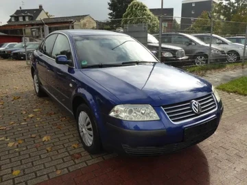 Авто Volkswagen Passat Sedan 2003 № 8287026