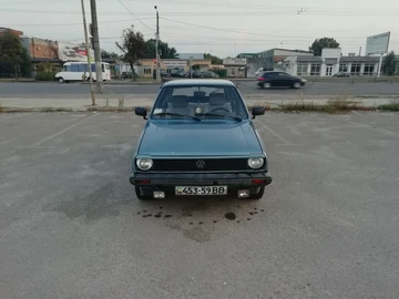 Авто Volkswagen Polo 1988 № 8287463