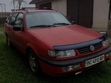 Авто Volkswagen Passat Sedan 1994 № 8288025