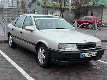 Авто Opel Vectra 1990 № 8288223
