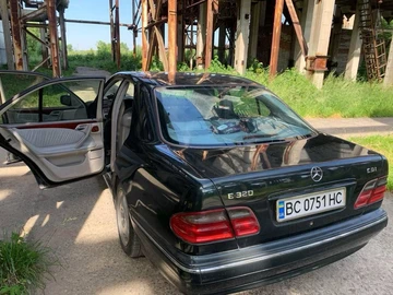 Авто Mercedes 320 2001 № 8288575