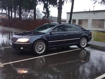 Авто Volkswagen Phaeton 2003 № 8289404
