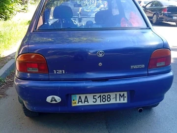 Авто Mazda 121 1998 № 8289969