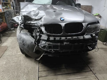 Авто BMW X5 2004 № 8290018