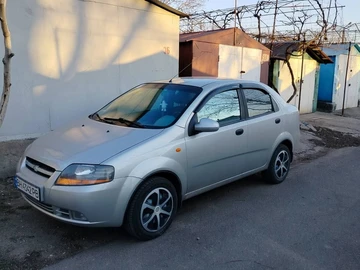 Авто Chevrolet Aveo 2005 № 8290328