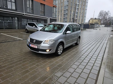 Авто Volkswagen Touran 2008 № 8291073