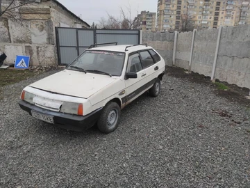 Авто ВАЗ 2109 1988 № 8291822