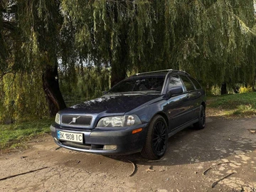 Авто Volvo V40 Kombi 2001 № 8292456