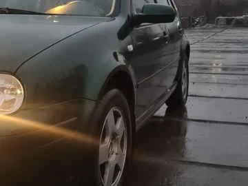 Авто Volkswagen Golf 2003 № 8292480
