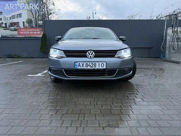 Авто Volkswagen Jetta 2013 № 8293045