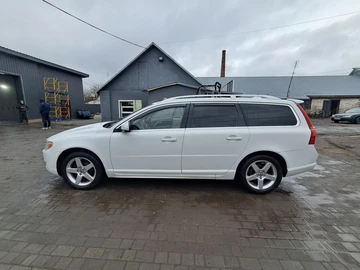 Авто Volvo V70 2012 № 8293777