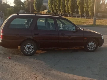 Авто Ford Escort 1996 № 8294023