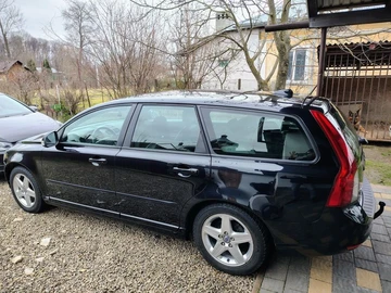 Авто Volvo V50 2010 № 8294563
