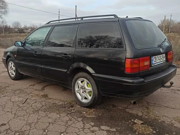 Авто Volkswagen Passat Variant 1994 № 8294601
