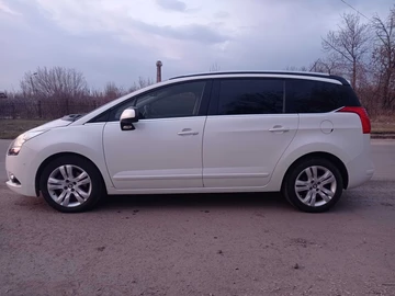 Авто Peugeot 5008 2011 № 8294615