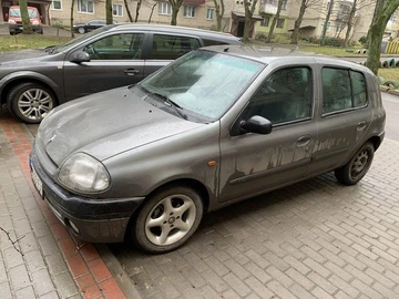 Авто Renault Clio 2000 № 8294659