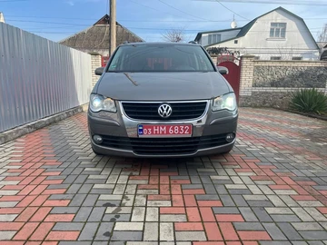 Авто Volkswagen Touran 2009 № 8295115