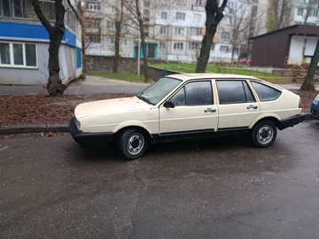 Авто Volkswagen Passat Hatchback 1984 № 8295708