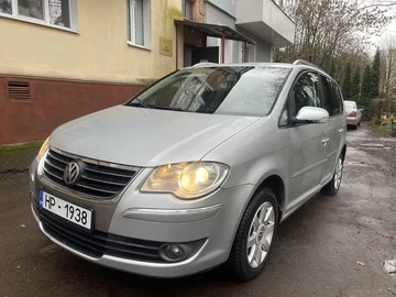Авто Volkswagen Touran 2009 № 8296784