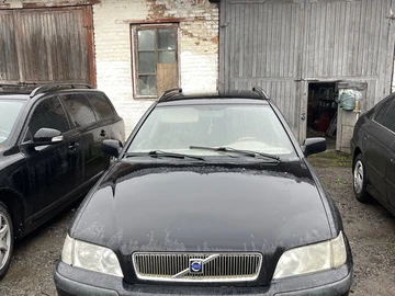 Авто Volvo V40 Kombi 2001 № 8296995