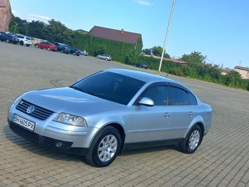 Авто Volkswagen Passat Sedan 2004 № 8297018