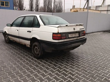 Авто Volkswagen Passat Sedan 1989 № 8297444