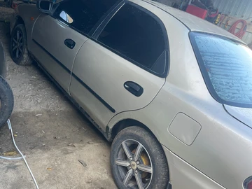Авто Mazda 121 1996 № 8298075