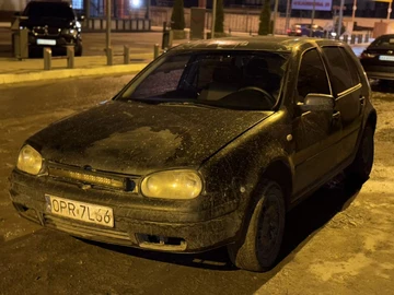 Авто Volkswagen Golf 2000 № 8298198