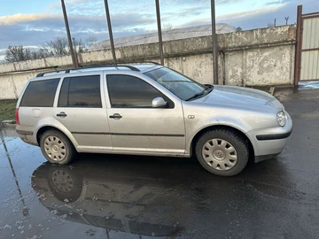 Авто Volkswagen Golf 2005 № 8298206