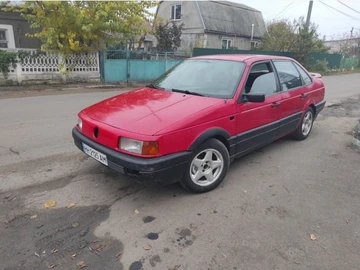 Авто Volkswagen Passat Sedan 1990 № 8298467
