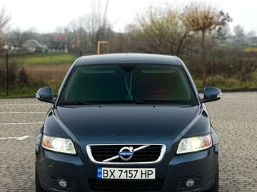 Авто Volvo V50 2012 № 8299105