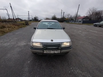 Авто Opel Vectra 1990 № 8299107