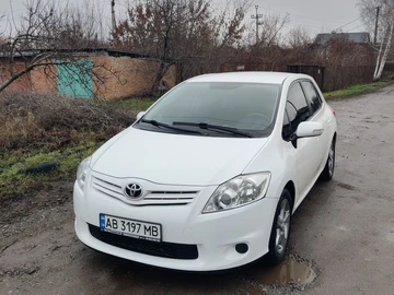 Авто Toyota Auris 2011 № 8299505