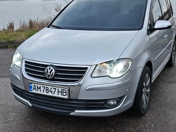Авто Volkswagen Touran 2008 № 8299878