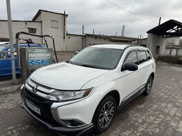 Авто Mitsubishi Outlander 2015 № 8300031